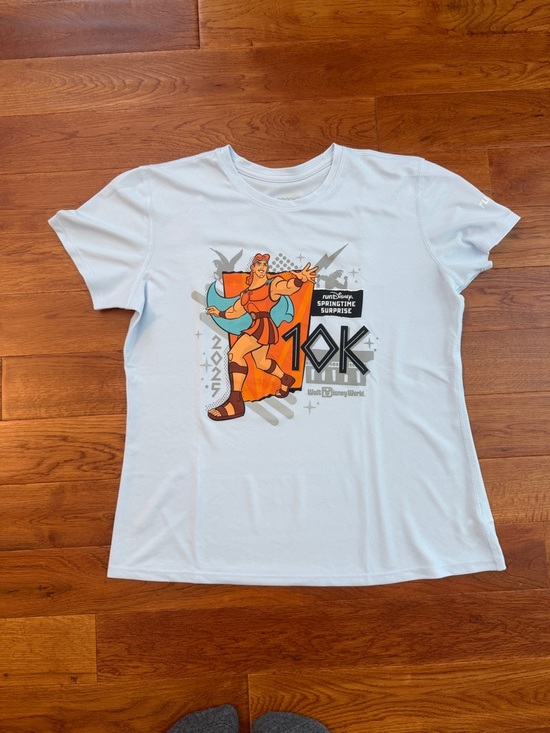 Disney runDisney Women’s Athletic Fit T-Shirts Size M - Picture 12 of 13